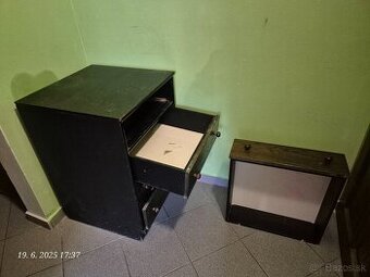 Darujem drevenú skriňku