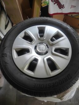 Pneumatiky 215/60 R16