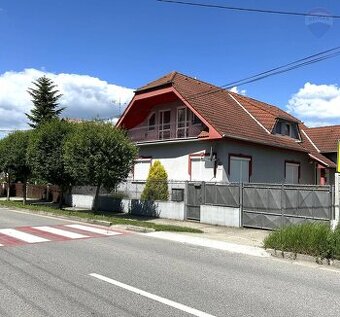 Na predaj: Priestranný rodinný dom s dvoma bytovými jednotka