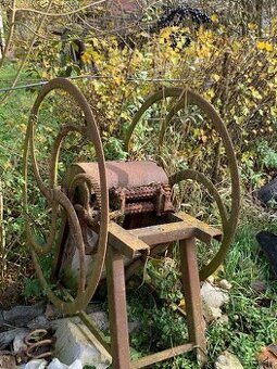 Starožitna sekačka