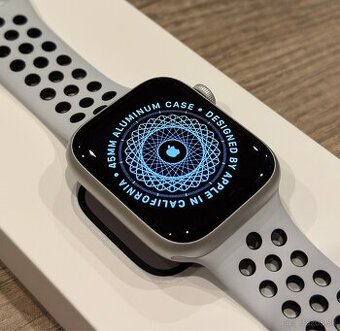 Apple Watch 8