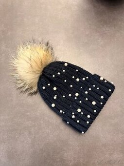 Dámska zimná čiapka s pravou kožušinou