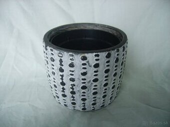 Kvetináč / črepník betónový bodkovaný