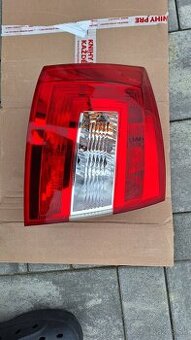 Predám zadné ľavé svetlo na Škoda Rapid spacebeak