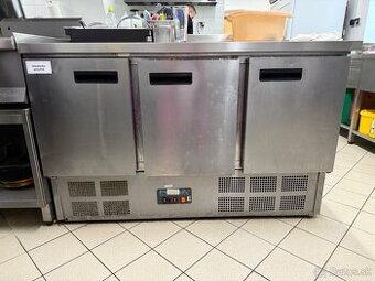 Gastro pracovný stôl s príručnými chladničkami