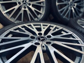 Originál zimní kolesa Mercedes A / CLA R18 W177