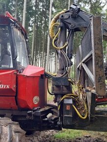 Valmet Komatsu 840TX vývozka lesní tžechnika