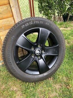 Zimné pneumatiky R16 205/55 s originálnymi diskami Skoda