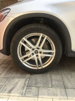 Mercedes GLC zimna sada R19