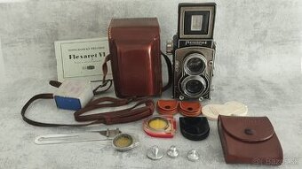 Starý fotoaparat Flexaret s příslušenstvím