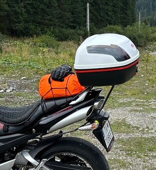 Kufor + drziak kufra Suzuki GSR 600