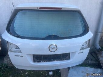 Kufor piate dvere Opel Astra J Combi kufrové dvere