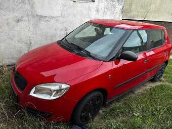 Predam skoda Fabia 2 1.2benzin 227000 km