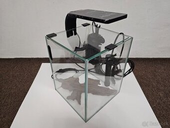 Predám 10L akvárium Aquael s výbavou a ďalšie príslušenstvo