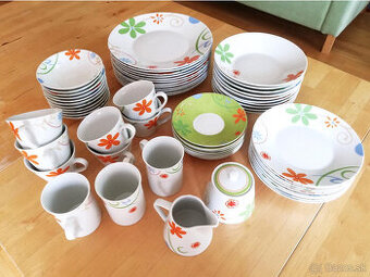 Na predaj porcelánová obedová tanierová súprava
