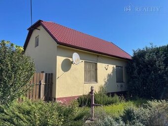 Rodinný dom s pozemkom 378 m2, Žilinská ul., Trenčianska Tep