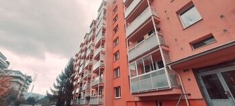 Predáme Garzónku Žilina -, Vlčince, 21m2, Kompletná Rekonštr