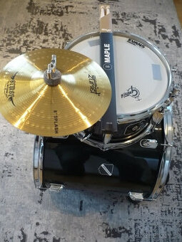 Predám pochodové bicie s činelkou.