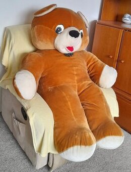 Velky plyšovy medveď