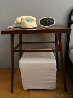 Retro televízny - príručný stolík