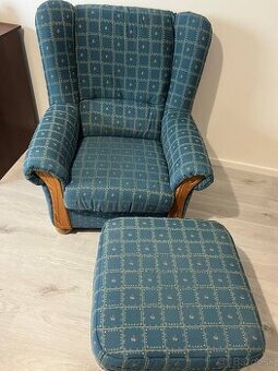 Kreslo ušiak s taburetkou