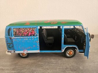 1:18 Schuco VW Bus T2A Die Ludolfs