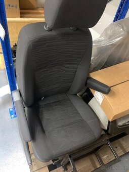 Přední sedadlo řidiče VW Multivan T6 T6.1