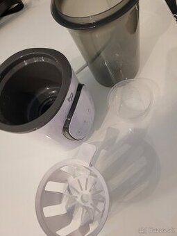 Ohrievač detských fliaš.