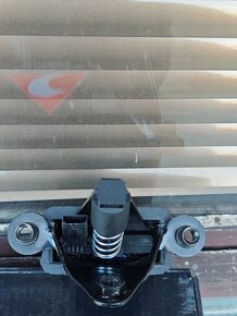 Autosučastky,zámok kufra