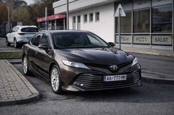 Toyota Camry 2.5 Hybrid, 131 kW (218 k), 2019