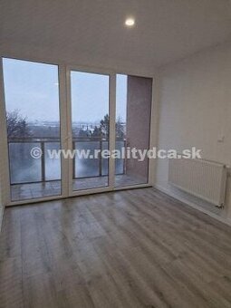 Na predaj zrekonštruovaný 3-izbový byt v Bánovciach n/B