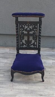 Kľakačka starožitná.