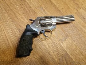 Flobertka revolver