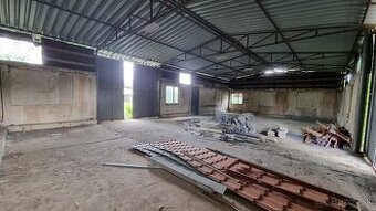 Na predaj pozemok s halou v obci Suché