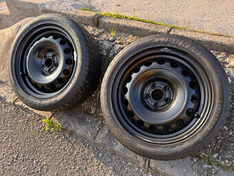Predám komplet. 2. kusy kolesá , rozm. pneu 215/45 R16 86H.