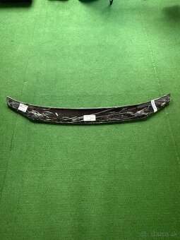 Deflektor prednej kapoty passat B8