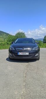 Opel Astra Sports Tourer (2011)