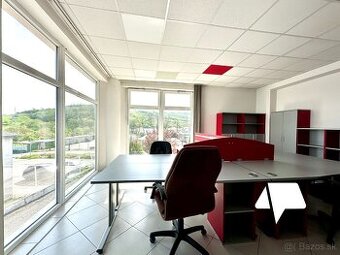 Predaj, Administratívna budova+2 skladové haly, Hohovec