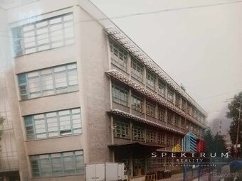 Exkluzívne na prenájom skladovacie priestory 1600m2 v Trenčí