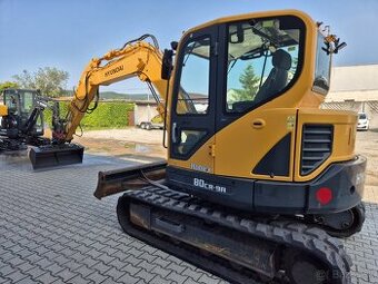 9 t bager Hyundai R80CR-9A - 1