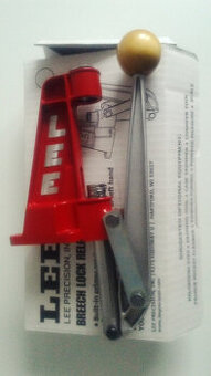 Predám jednooprečný prebíjací lis LEE Breech Lock Reloader