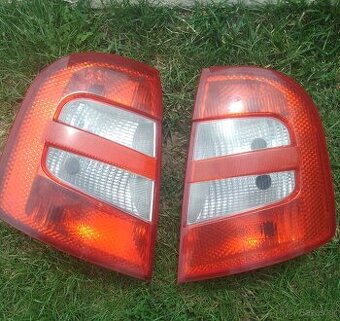 PREDAM ZADNE SVETLA SKODA.FABIA HACBACK