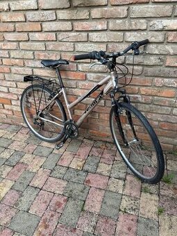 Bicykel trekingový