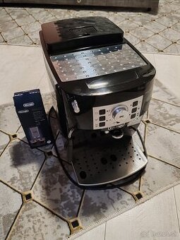 Predám kávovar De’Longhi Magnifica