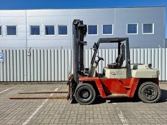 Nissan DF 60, pohon nafta, nosnosť 6 ton bočný posuv