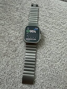Apple Watch Ultra 2 s titánovým remienkom