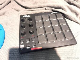 Akai MPD218