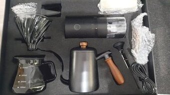 10 dielny set na prípravu kávy  zabalený v kufríku