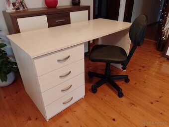 Predám písací stôl