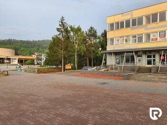 RADO | Na prenájom prenájom obchodný priestor na pešej zone